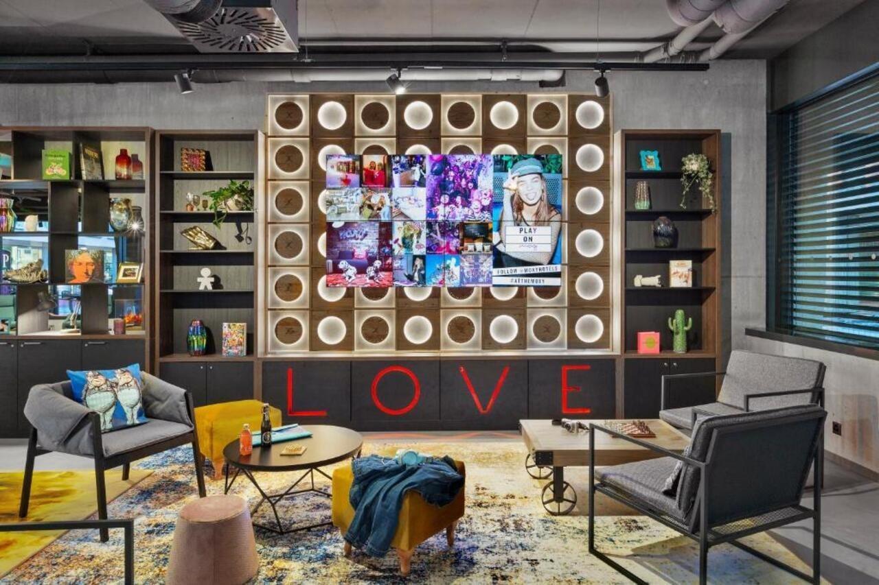 Moxy Lausanne City Экстерьер фото