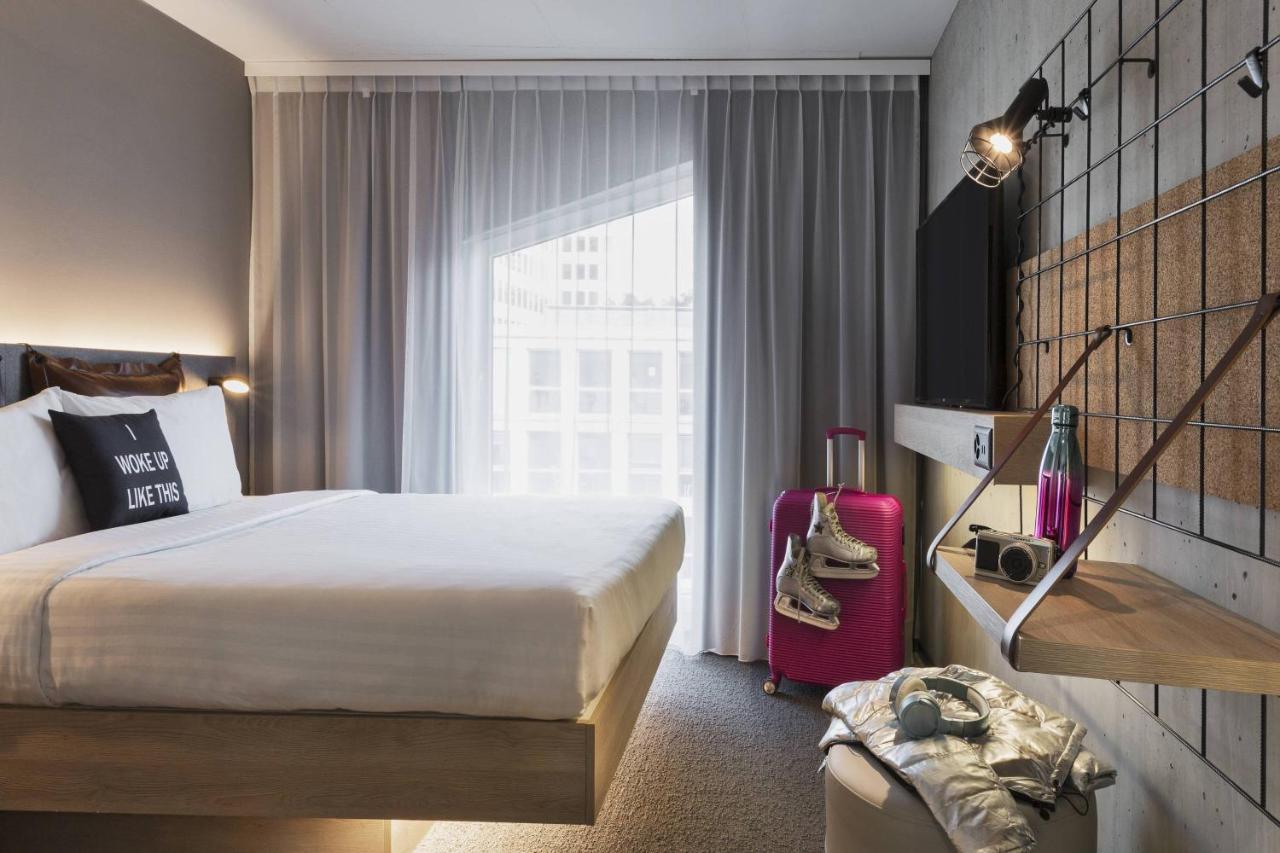 Moxy Lausanne City Экстерьер фото